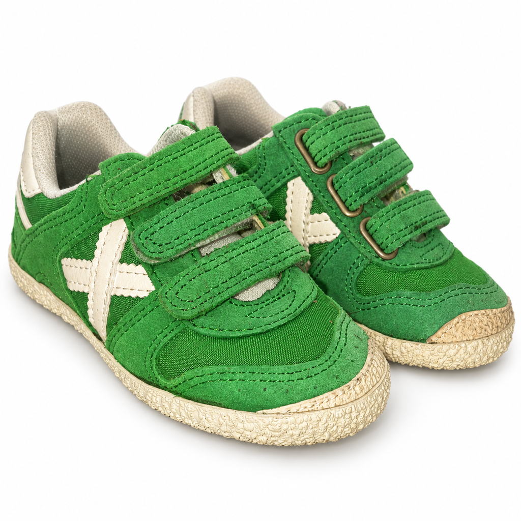 Munich verdes con triple cierre y X blanca talla 25 — características