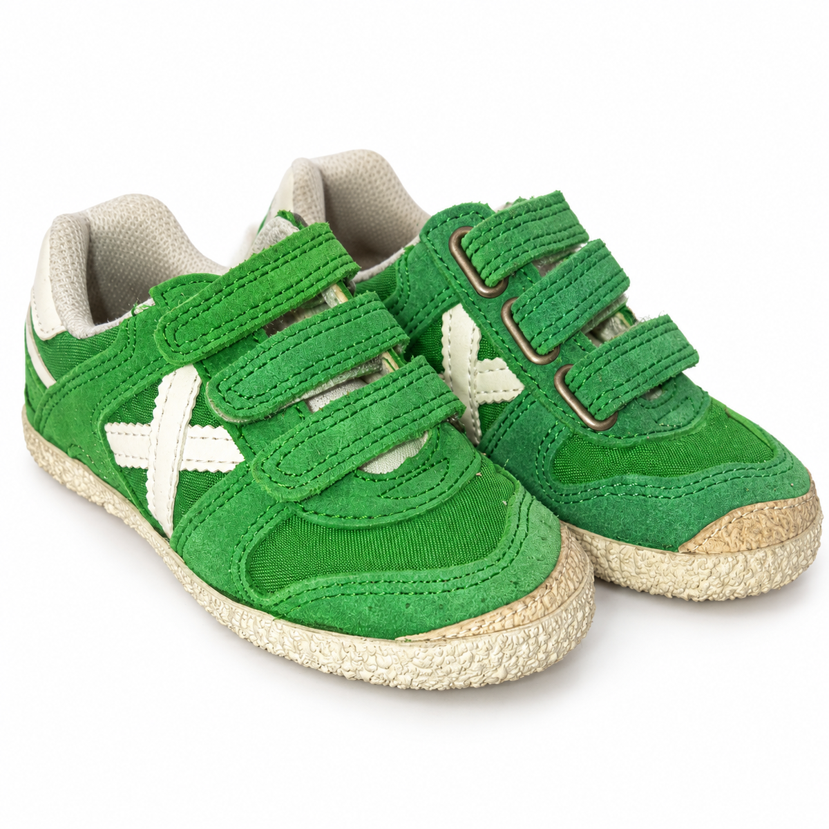 Munich verdes con triple cierre y X blanca talla 25 — portada blanca