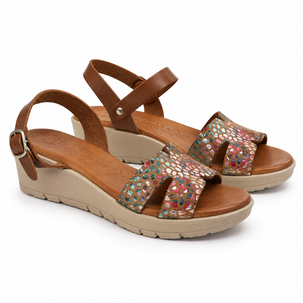 Sandalias Modelo 18182 Cuero con Pala Multicolor para Mujer sobre fondo blanco