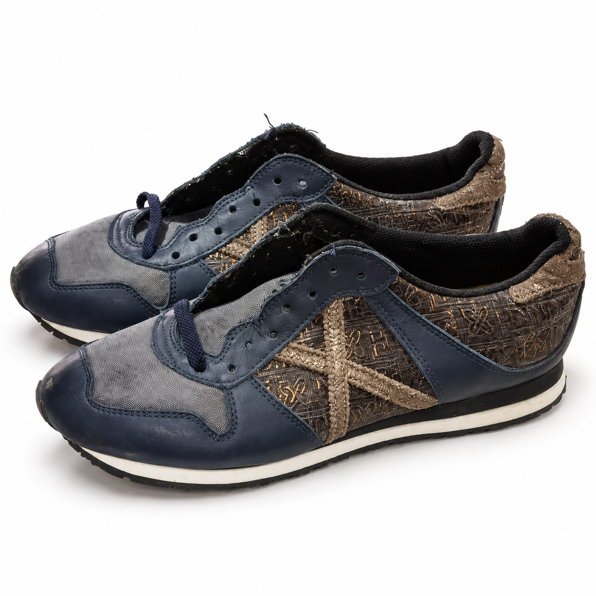 Zapatillas Munich marino y grises con X bronce texturizada · Talla 45 - portada blanca