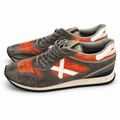 Zapatillas Munich naranjas y grises con X blanca · Talla 45 - portada blanca