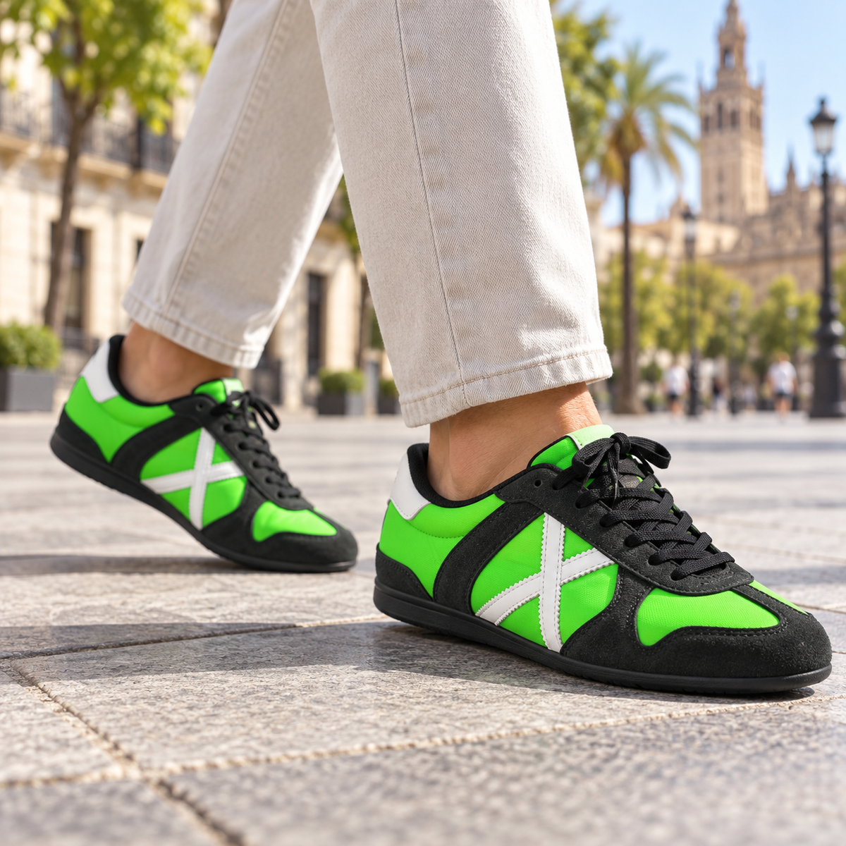 Zapatillas Munich verde flúor con detalles negros y blancos - imagen lifestyle
